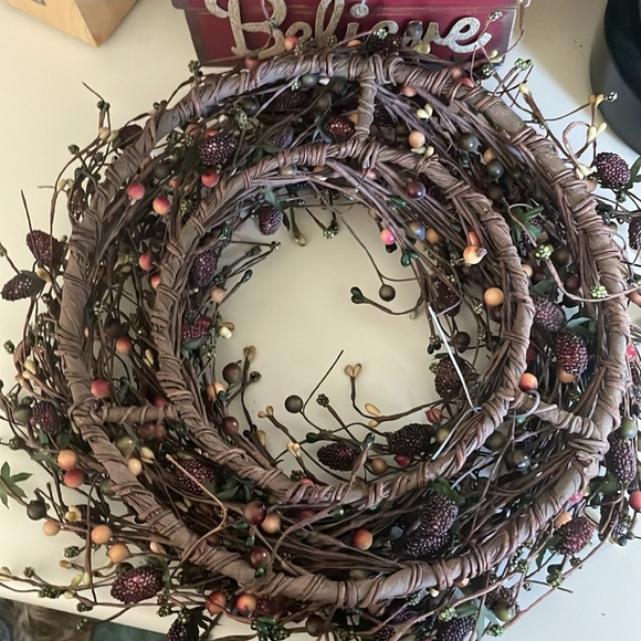 Fall berry wreath - Picture 2 of 3